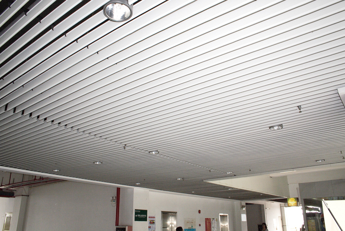 鋁蜂窩板生產(chǎn)線(xiàn)上加工的制造 鋁蜂窩板生產(chǎn)線(xiàn)上加工的制造