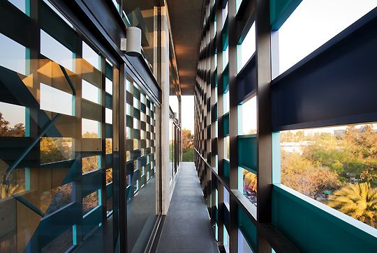 幕墻降噪使用鋁蜂窩板和沖孔鋁單板-那個性能比較好 幕墻降噪使用鋁蜂窩板和沖孔鋁單板-那個性能比較好