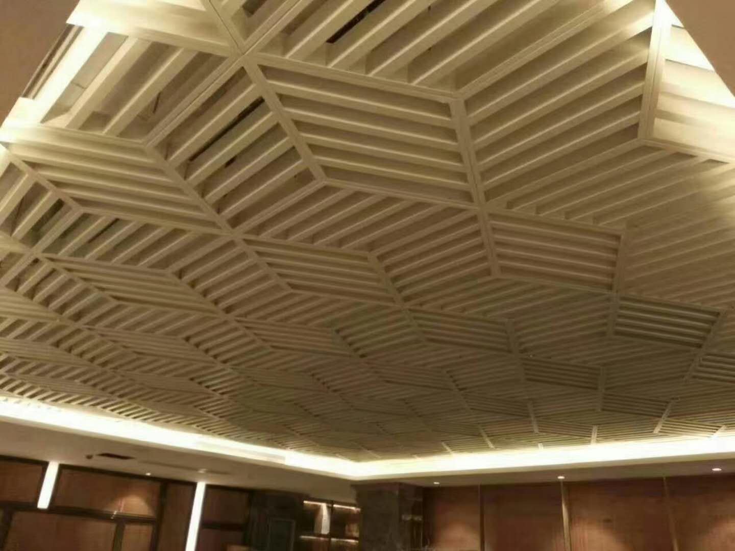 氟碳鋁單板用于室內(nèi)浪費嗎? 氟碳鋁單板用于室內(nèi)浪費嗎?