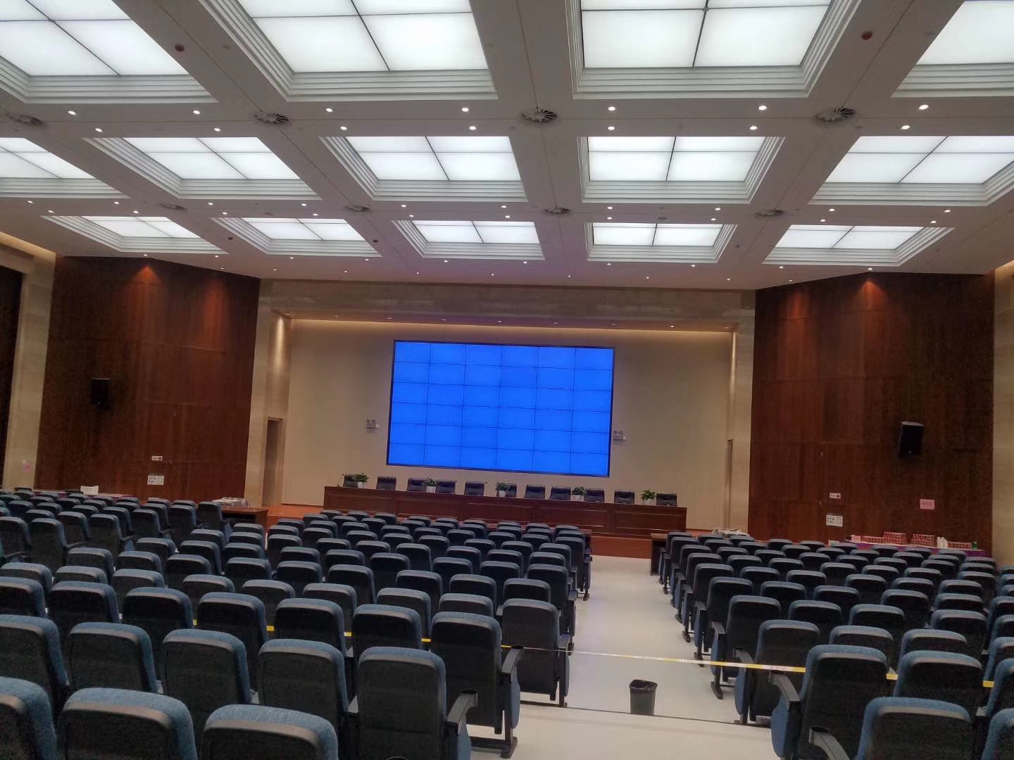 石嘴山銀行辦公大樓